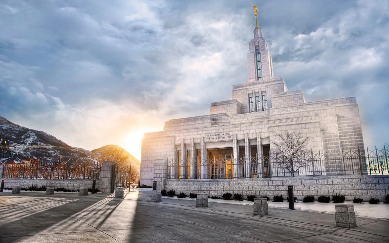 Responsive image of Draper, UT temple.